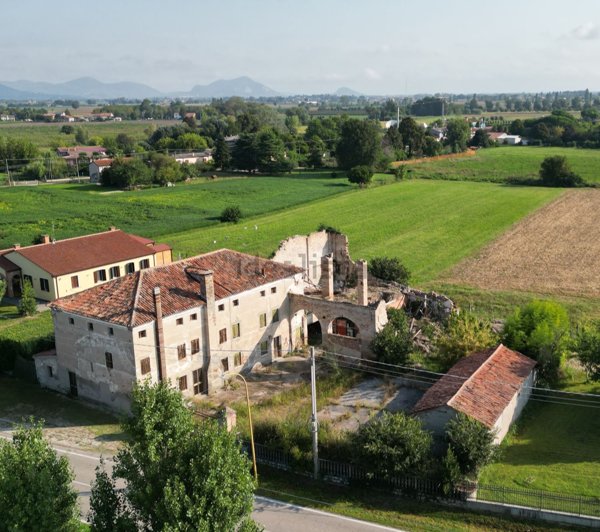 mansarda in vendita a Villa Estense