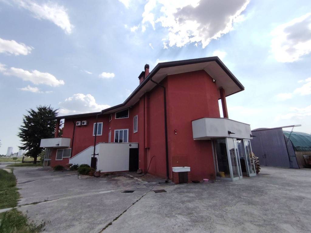 casa indipendente in vendita a Villa Estense