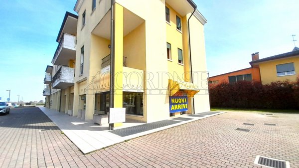 locale commerciale in vendita a Villafranca Padovana
