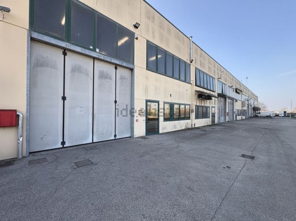 capannone in vendita a Villafranca Padovana