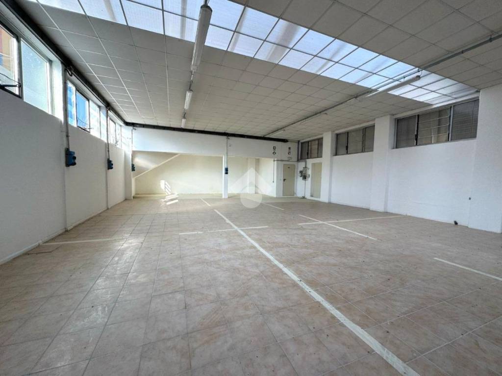 locale commerciale in vendita a Villanova di Camposampiero