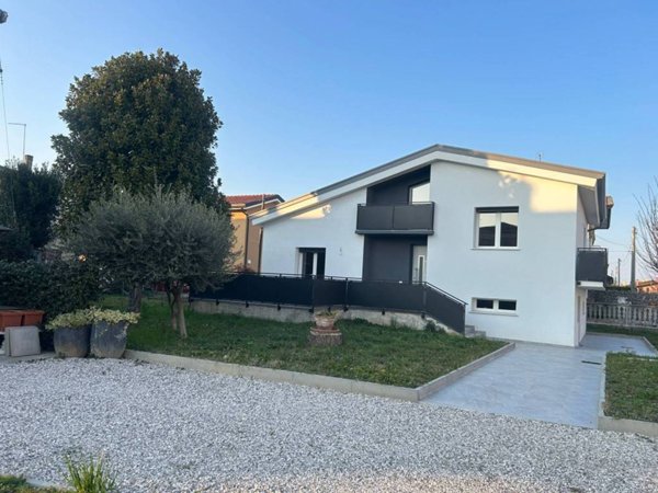 casa indipendente in vendita a Villanova di Camposampiero