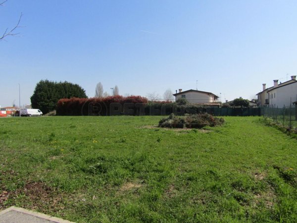 terreno edificabile in vendita a Villanova di Camposampiero