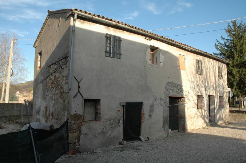 casa indipendente in vendita a Vo'