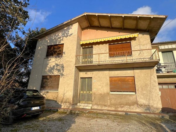 casa indipendente in vendita a Vo'