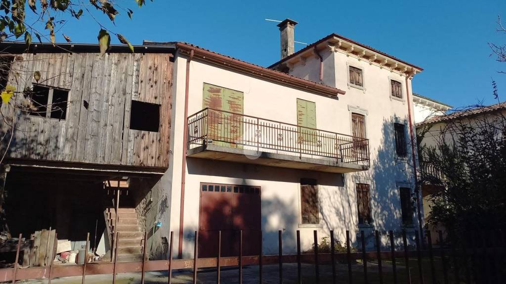 casa indipendente in vendita a Vo'