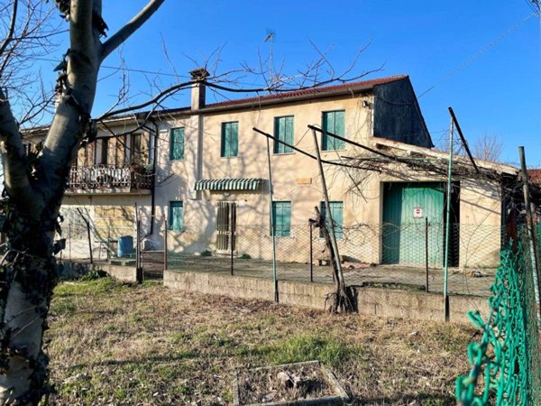 casa indipendente in vendita a Vo'