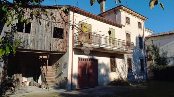 casa indipendente in vendita a Vo'