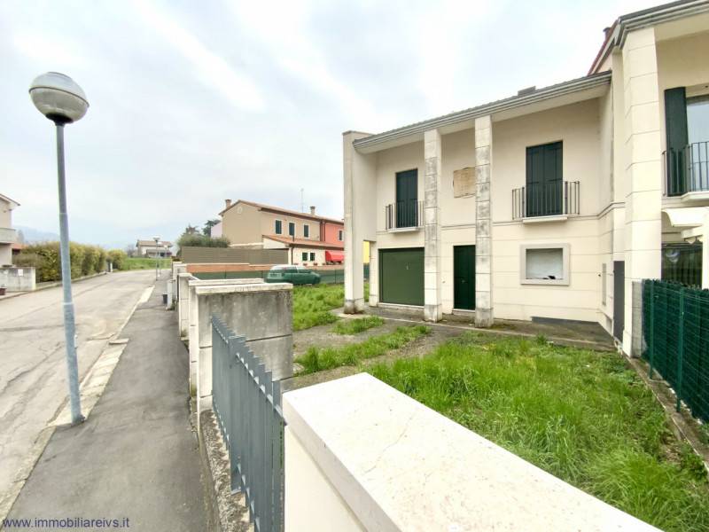 casa indipendente in vendita a Vo'