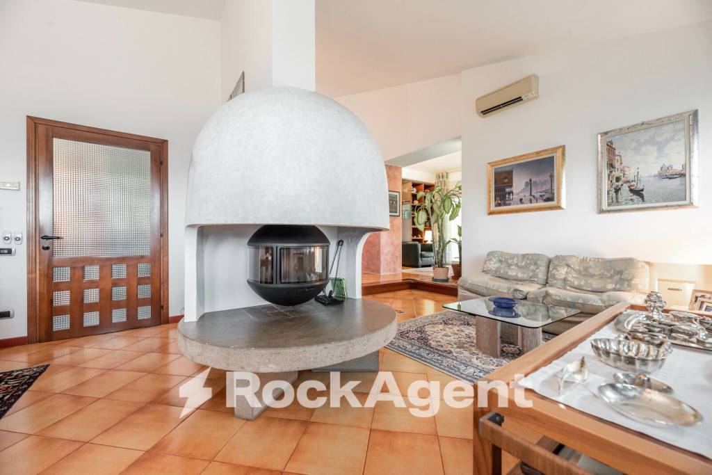 casa indipendente in vendita a Vo'