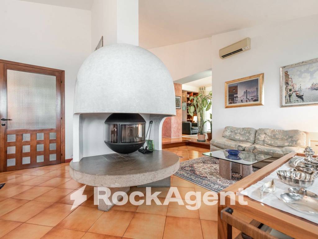 casa indipendente in vendita a Vo'