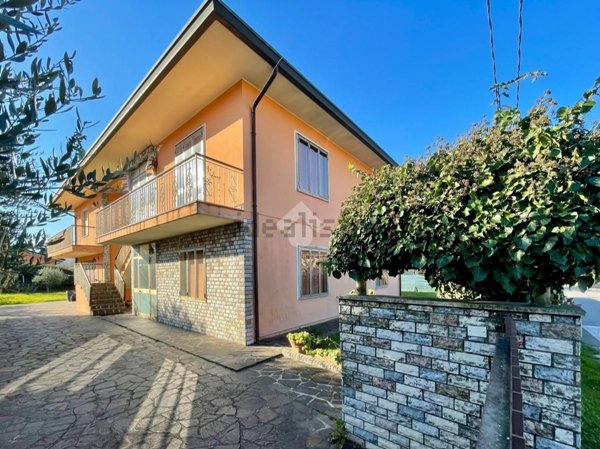 casa indipendente in vendita a Vo'