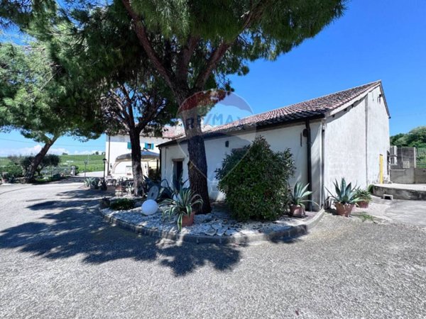 negozio in vendita a Vo'