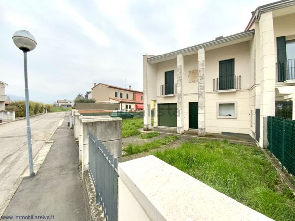 casa indipendente in vendita a Vo'