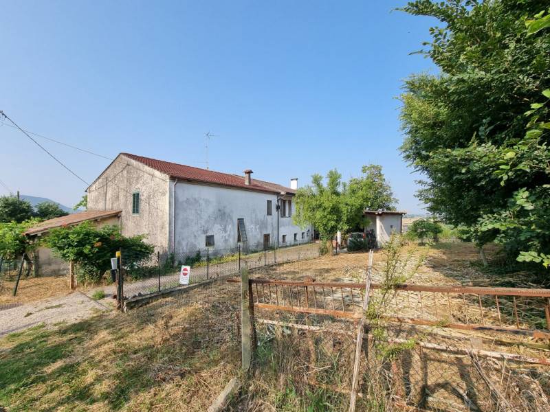 casa indipendente in vendita a Vo'