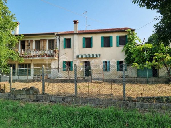 casa indipendente in vendita a Vo'