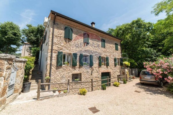 casa indipendente in vendita a Vo'