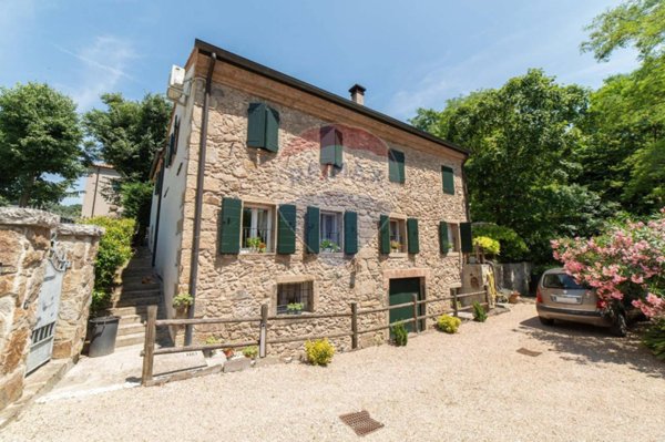 casale in vendita a Vo'