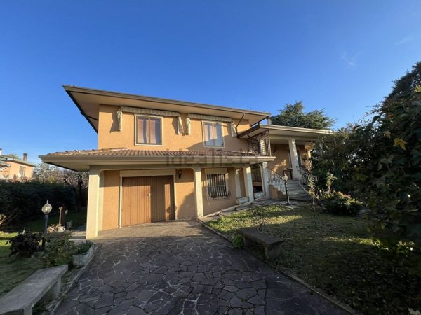 casa indipendente in vendita a Vo'