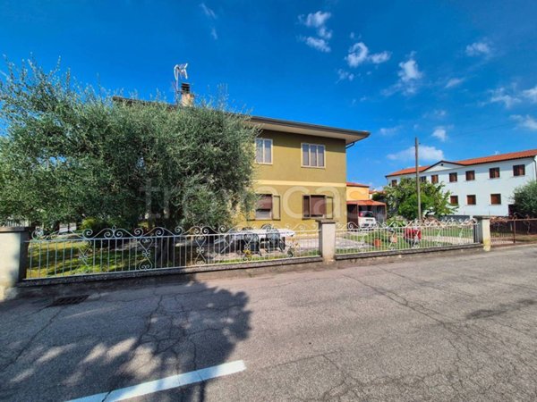 casa indipendente in vendita a Vo'