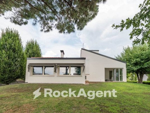 casa indipendente in vendita a Vo'