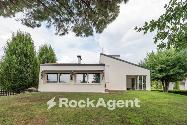 casa indipendente in vendita a Vo'