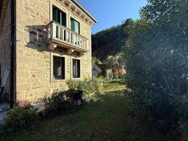 casa indipendente in vendita a Vo'