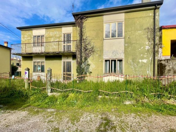 casa indipendente in vendita a Vo'