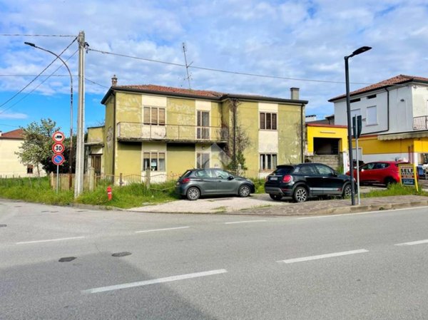casa indipendente in vendita a Vo'