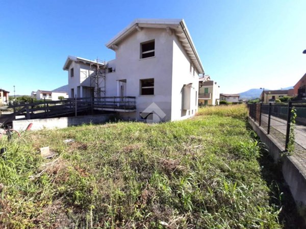 casa indipendente in vendita a Vo'