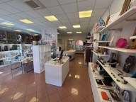 negozio in vendita a Vo'