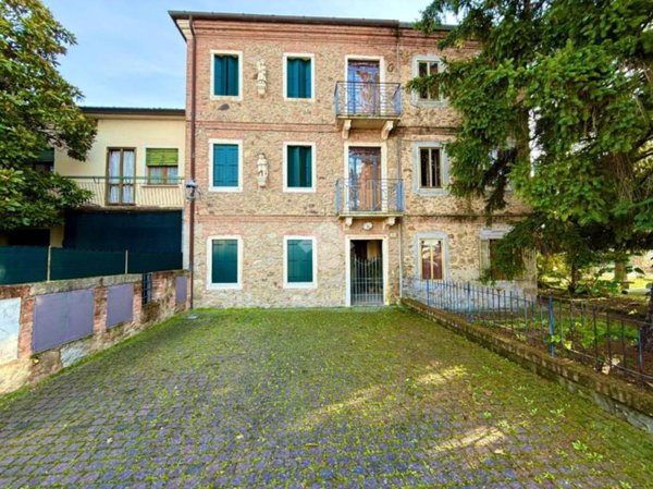 casa indipendente in vendita a Vo'