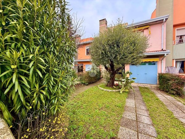 casa indipendente in vendita a Vo'