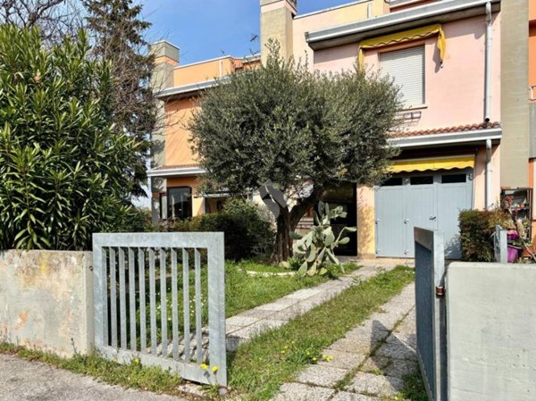 casa indipendente in vendita a Vo'