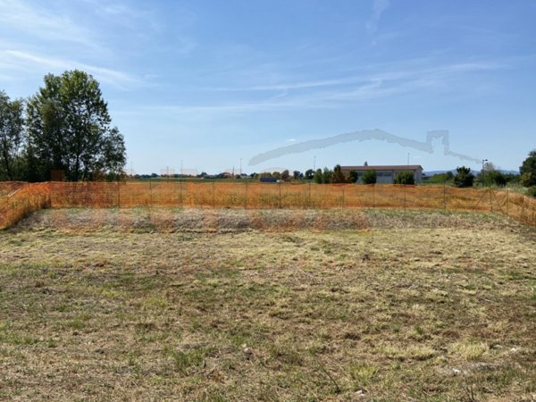 terreno edificabile in vendita a Vo'