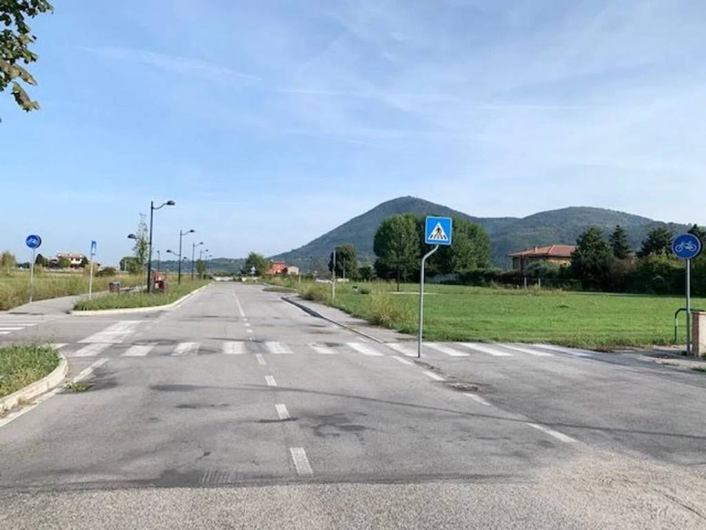 casa indipendente in vendita a Vo'