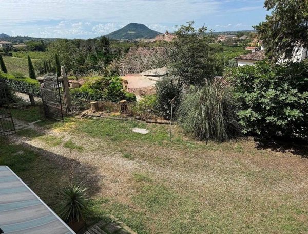 casa indipendente in vendita a Vo'