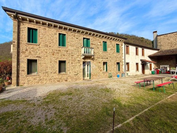 casa indipendente in vendita a Vo'