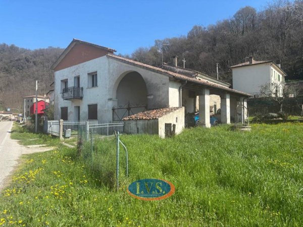 casale in vendita a Vo'