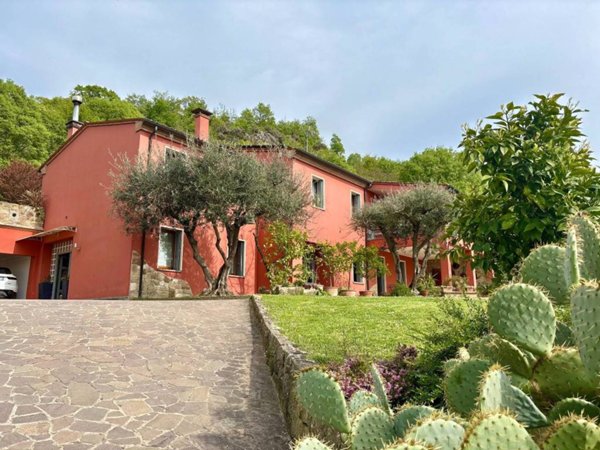 casa indipendente in vendita a Vo'