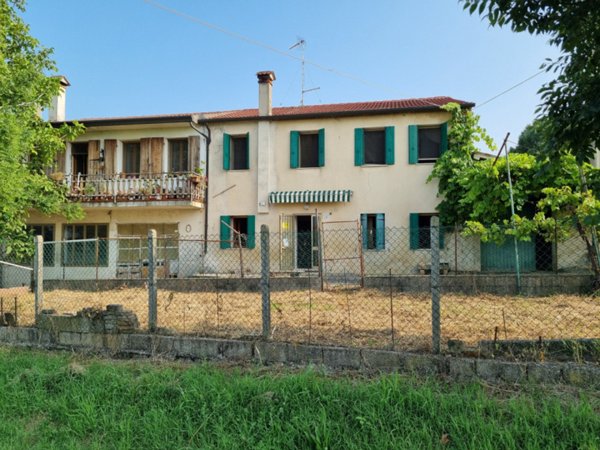 casa indipendente in vendita a Vo'
