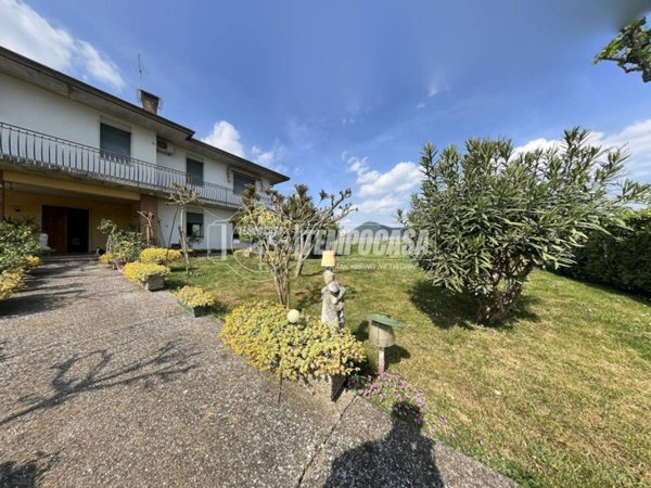 casa indipendente in vendita a Vo'