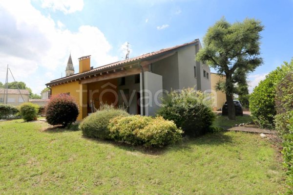 casa indipendente in vendita a Vo'
