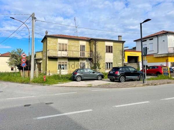 casa indipendente in vendita a Vo'