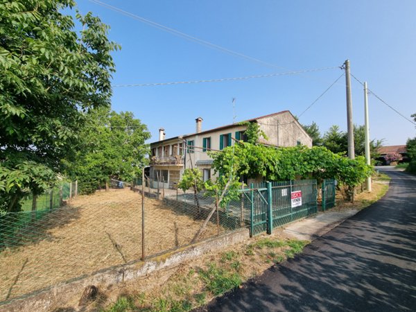 casa indipendente in vendita a Vo'