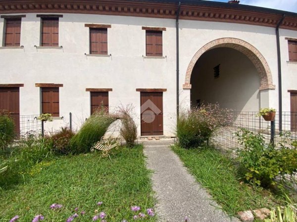 casa indipendente in vendita a Due Carrare