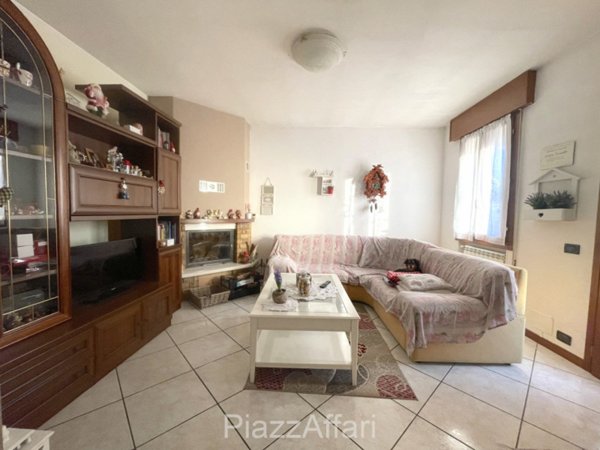 appartamento in vendita a Due Carrare in zona Pontemanco