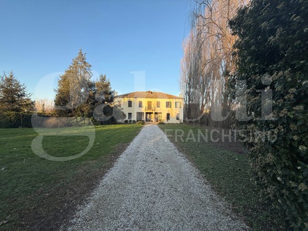 casa indipendente in vendita a Due Carrare