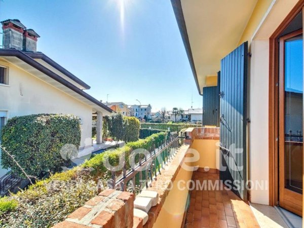 casa indipendente in vendita a Due Carrare