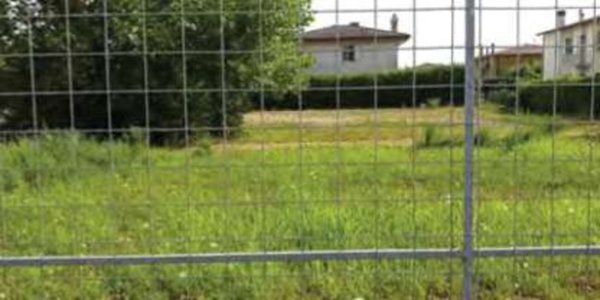 terreno edificabile in vendita a Due Carrare